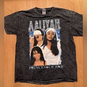 Aaliyah Graphic T-Shirt Size Large